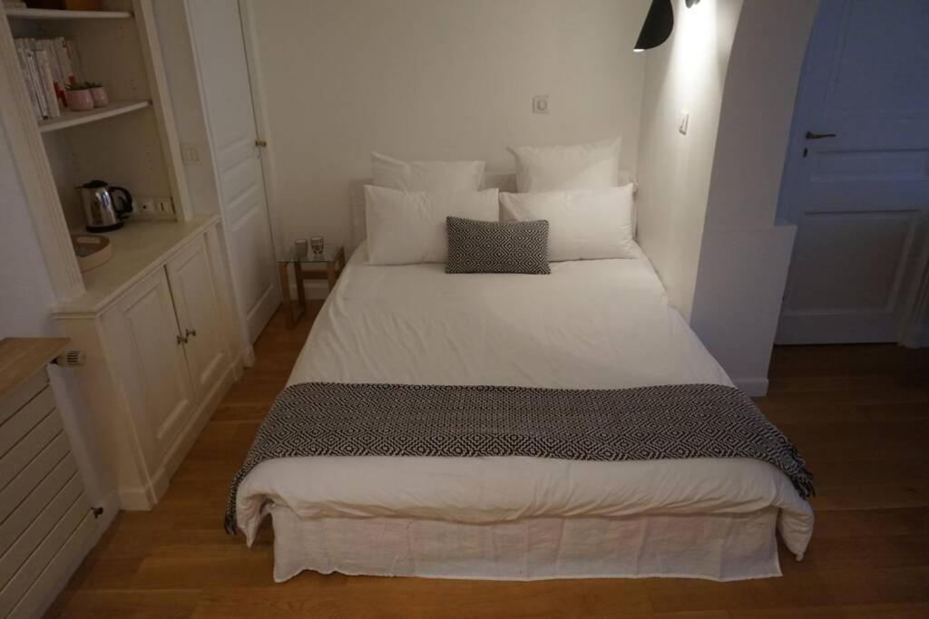 Le Calme A 2 Pas De Paris Apartment ลูวาลัวเปแรต์ ภายนอก รูปภาพ